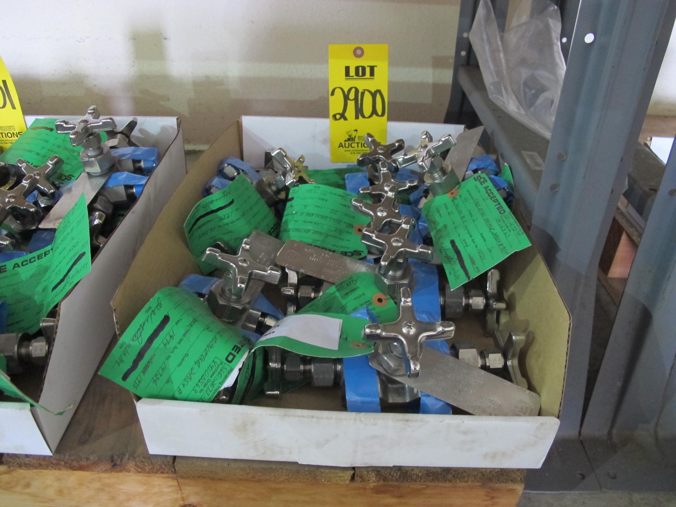 LOT (9) VALVES, MANIFOLD TYPE, 3/8" SIZE, 2485 LB/700 DEGREE F RATING, 316 SS MATERIAL, COMPRESSION CONNECTIONS, A182 SPECIFICATION, 4-WAY STYLE, HANDWHEEL OPERATOR. MARK 856. PART # 30023000 (W-51) LOADING & HANDLING FEE $5-